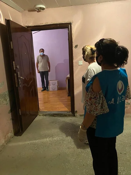 Dövlət Komitəsi məcburi köçkün ailəsini nəzarətə götürüb