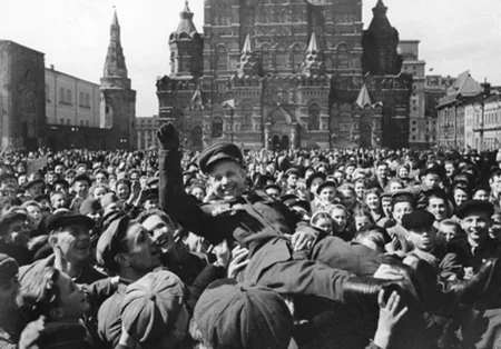​Информсовет СНГ представляет фотовыставку 70 лет Победы - ФОТО
