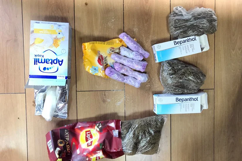 Gömrükçülər külli miqdarda psixotrop maddə və narkotik vasitə aşkarlayıblar