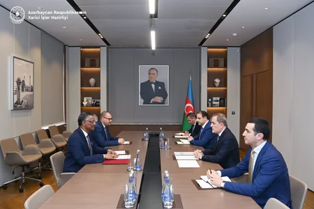 Sudanın yeni təyin olunmuş səfiri etimadnaməsinin surətini Ceyhun Bayramova təqdim edib
