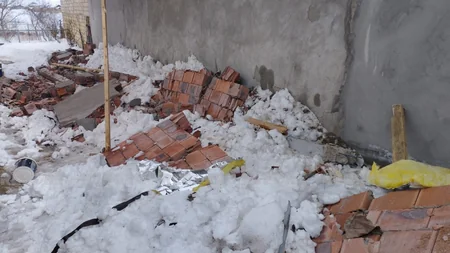 Güclü qar Şamaxıda bir ailəni evsiz qoyub