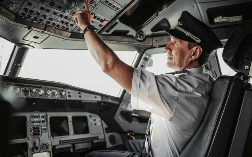 CNN: “ABŞ-də təyyarənin pilotu uçuş zamanı huşunu itirib”