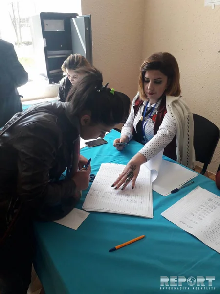 53 saylı DSK-nın sədri: Seçicilər fəal şəkildə səsvermədə iştirak edirlər