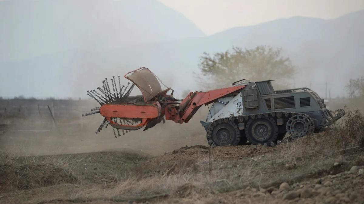 Ötən il Azərbaycan 18 ədəd minatəmizləmə maşını alıb