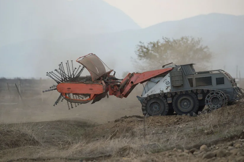 Ötən il Azərbaycan 18 ədəd minatəmizləmə maşını alıb