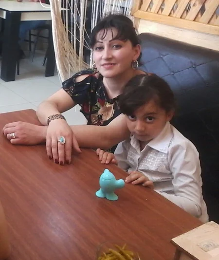 Qusarda 32 yaşlı qadın azyaşlı qızı ilə birlikdə itkin düşüb - FOTO