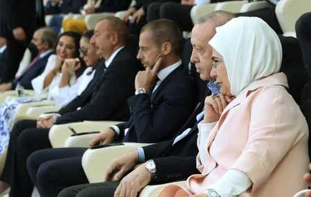 İlham Əliyev və Rəcəb Tayyib Ərdoğan Türkiyə millisinin oyununu izləyib - YENİLƏNİB