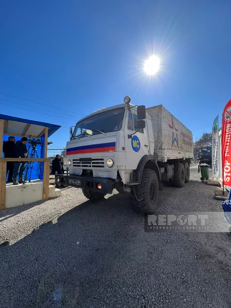 Vehicle belonging to Russian peacekeepers move freely on Khankandi-Lachin road