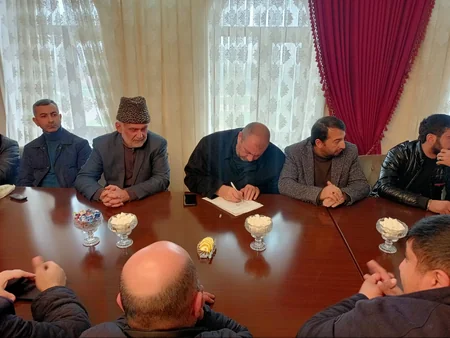 Azərbaycanda daha bir qrup dindar İranın siyasətinə etiraz bəyanatı qəbul ediblər