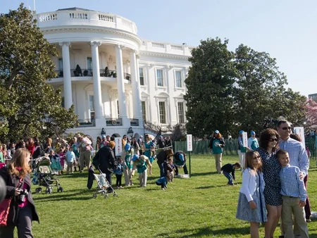Obamas kick off Easter Egg Roll