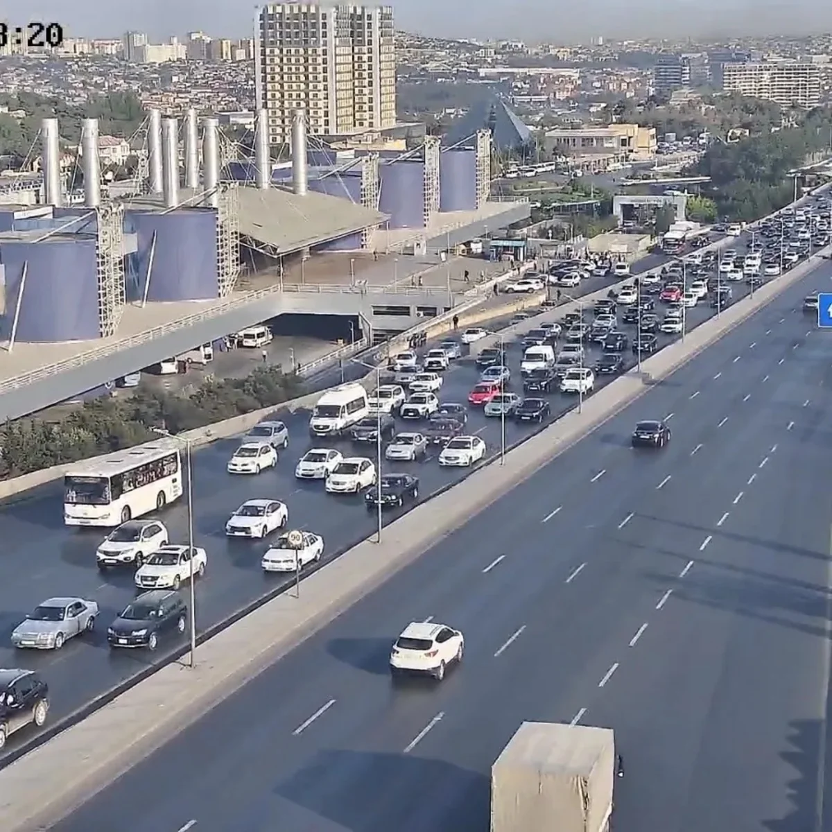 Bakıda tıxac olan yolların adları açıqlanıb