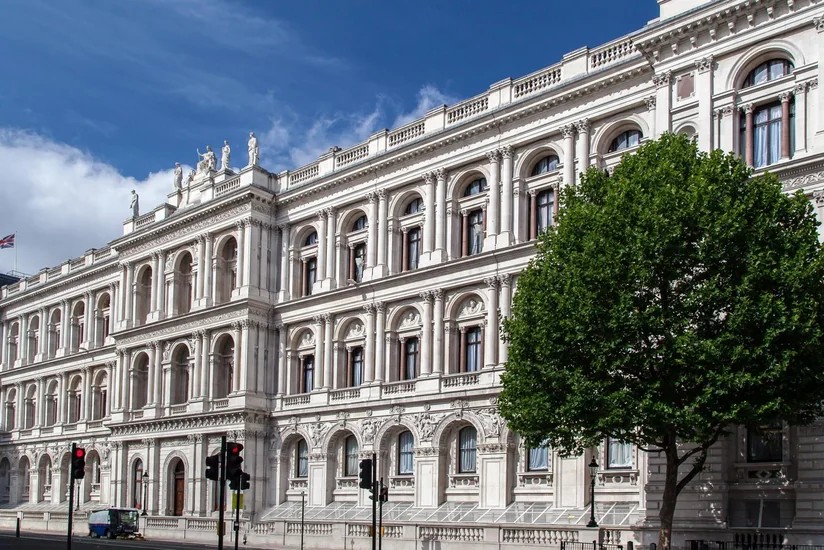 Великобритания ввела санкции против ряда чиновников КНР