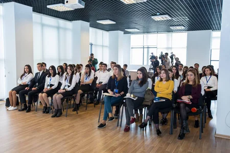 ASAN xidmət mərkəzlərində fəaliyyət göstərən könüllülərə bank kartları verilib