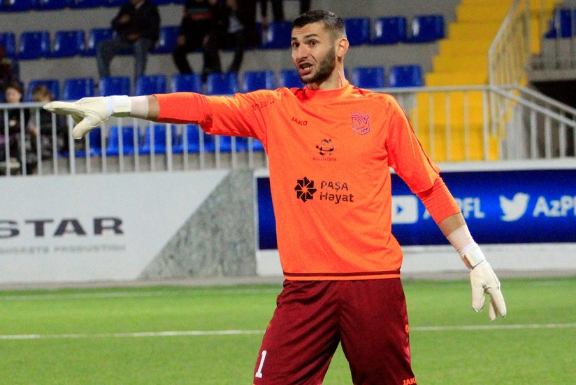 Sumqayıt 2 futbolçusu ilə müqaviləni yenilədi