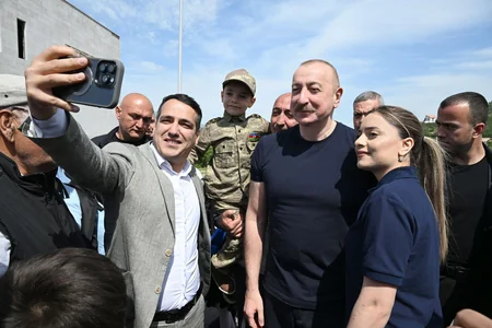 President Ilham Aliyev meets with residents in Lachin
