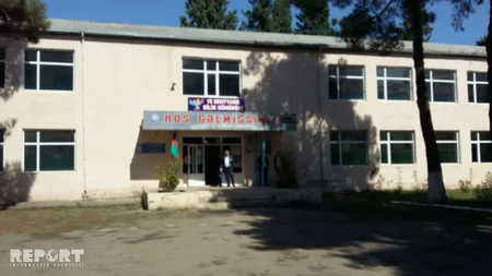 Bərdənin 122 yaşlı sakini seçki məntəqəsinə gələrək səsvermədə iştirak edib - FOTO