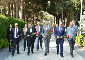Bolqarıstan Milli Assambleyasının sədri Fəxri xiyabanı və Zəfər parkını ziyarət edib