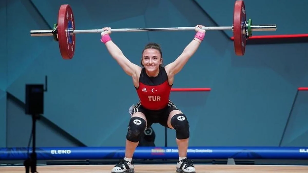 İrəvanda qazandığı qızıl medalı Azərbaycana həsr edən idmançı: Bakıya gəlmək istəyirəm