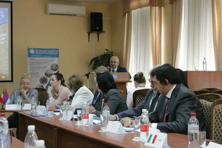 Mingəçevirin təhsil müəssisəsi Sankt-Peterburqda beynəlxalq konfransda iştirak edib
