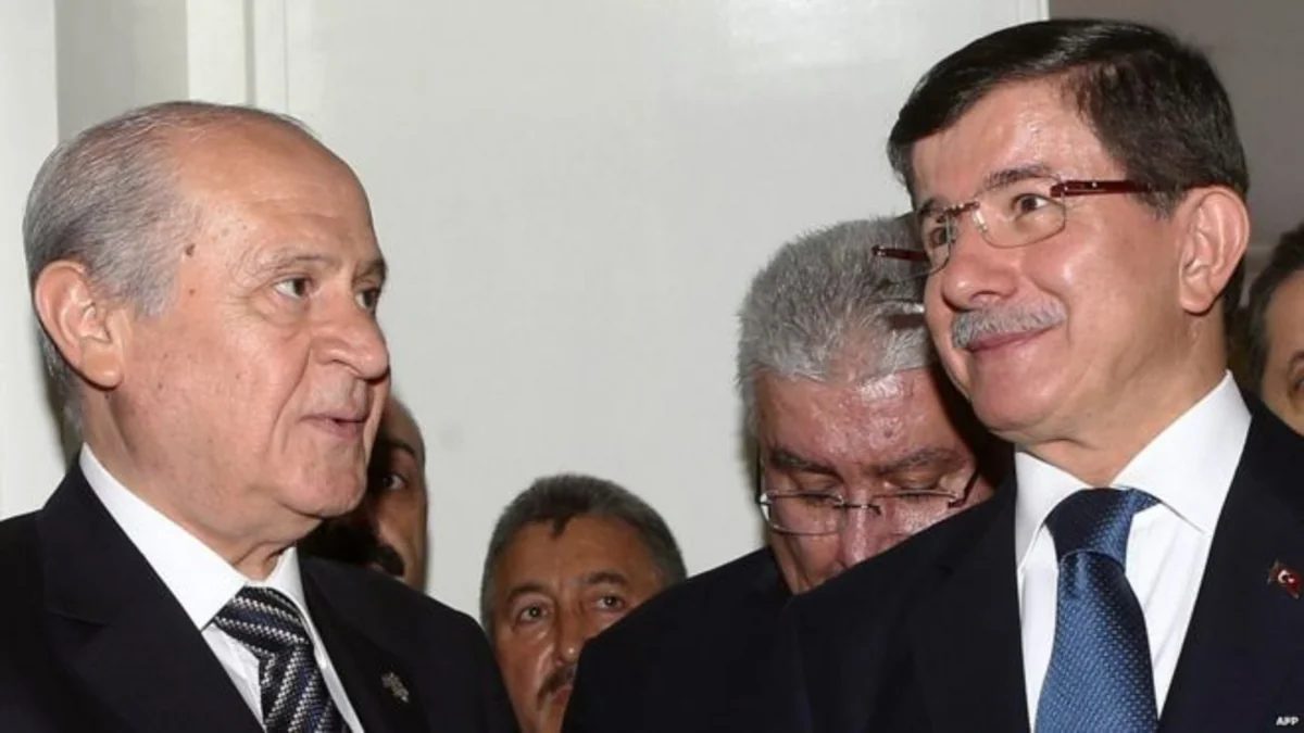 Turkey PM Davutoglu abandons MHP coalition bid