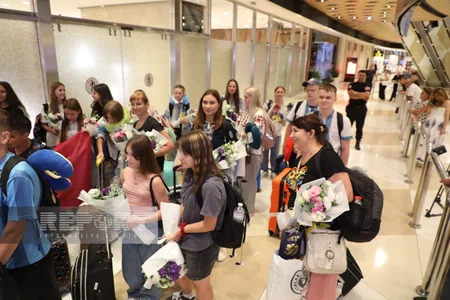 Daha 30 ukraynalı uşaq reabilitasiya üçün Azərbaycana gətirilib