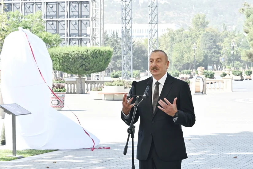 Prezident: Azərbaycan xalqı Müslüm Maqomayevlə fəxr edir