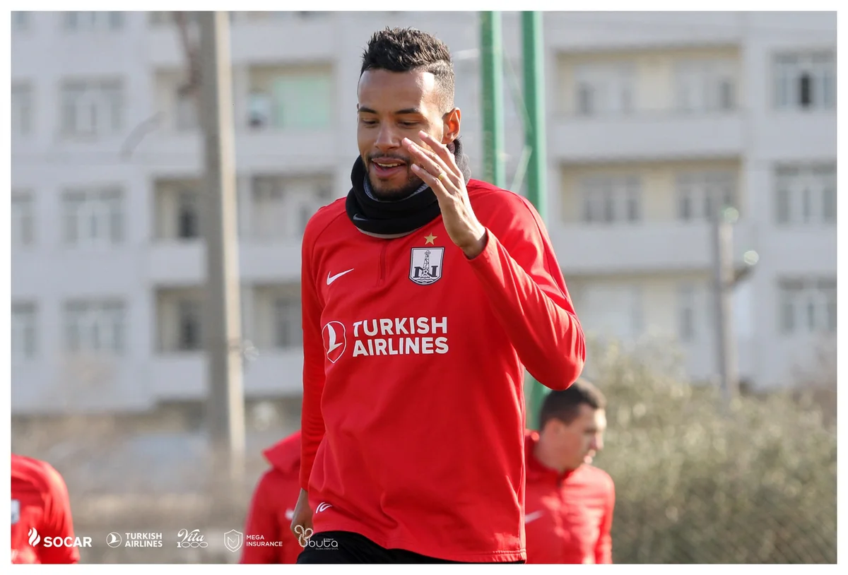 Neftçinin sabiq futbolçusu Vyetnam klubuna keçdi