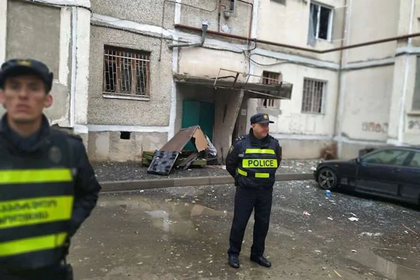 В Тбилиси под завалами дома, где произошел взрыв, обнаружены тела матери и ребенка - ОБНОВЛЕНО