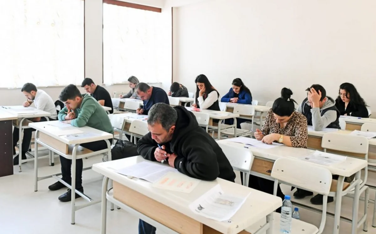 DİM 2764 namizəd üçün dövlət qulluğu vəzifələri üzrə imtahan keçirib
