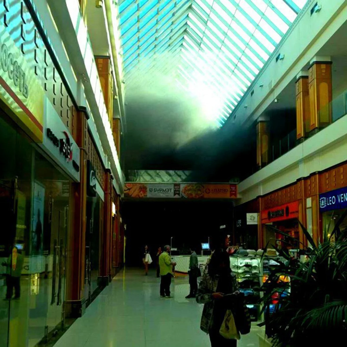 Moskvada ticarət mərkəzində yanğın nəticəsində 18 nəfər xəsarət alıb - VİDEO