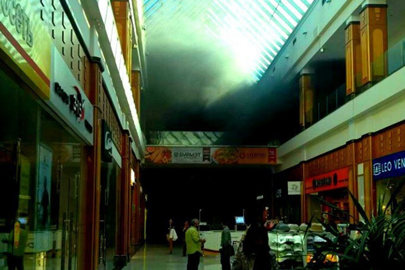 Moskvada ticarət mərkəzində yanğın nəticəsində 18 nəfər xəsarət alıb - VİDEO