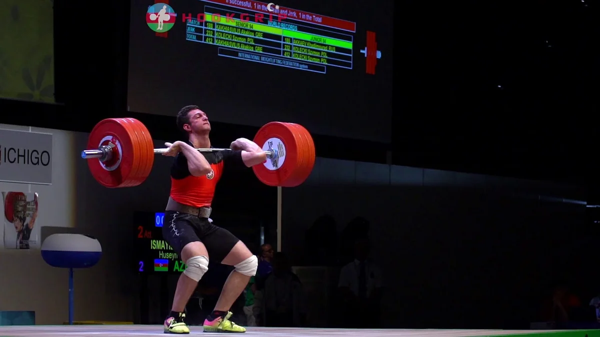 Дисквалифицирован юный азербайджанский тяжелоатлет