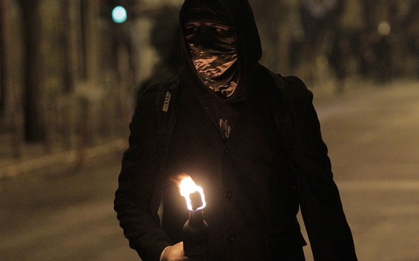 Brüsseldə naməlum şəxs polis məntəqəsinə Molotov kokteyli atıb