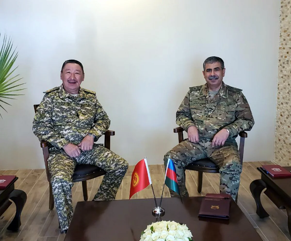 Azərbaycan və Qırğızıstan müdafiə nazirlərinin ikitərəfli görüşü keçirilib