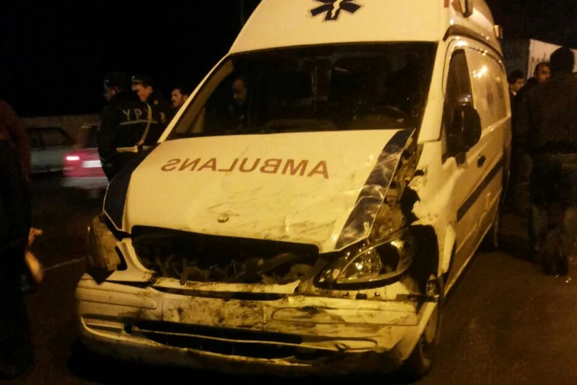 ​Lənkəranda yaralı aparan Ambulance qəzaya düşüb - FOTO