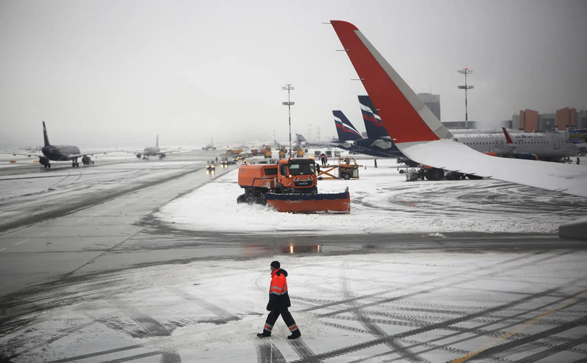 Over 60 flights canceled at Moscow airports due to bad weather