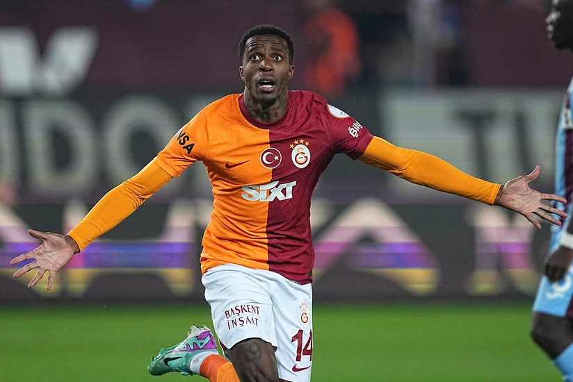 “Qalatasaray” “Trabzonspor”a qalib gələrək “Fənərbağça” ilə xallarını bərabərləşdirib