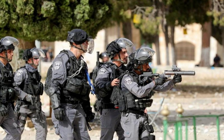 Around 215 Palestinians suffer in clashes in Jerusalem