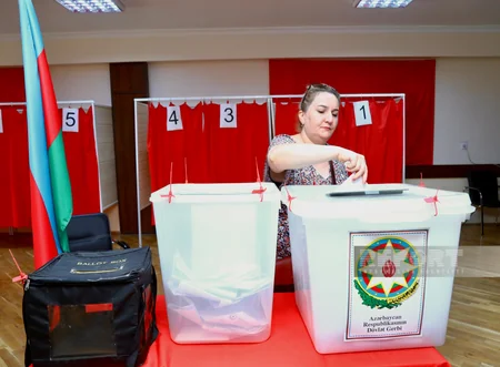 Azərbaycanda 1 milyondan çox seçici səs verib - FOTOREPORTAJ