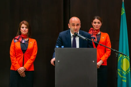 AZAL Almatıda yeni müntəzəm aviareysin təqdimatını keçirib
