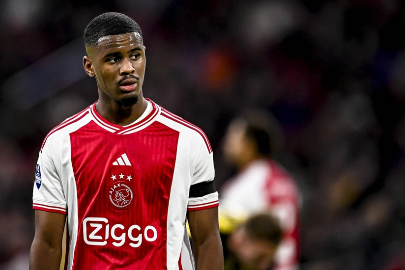 Real Niderland klubunun 19 yaşlı müdafiəçisini heyətinə qatmağı planlaşdırır