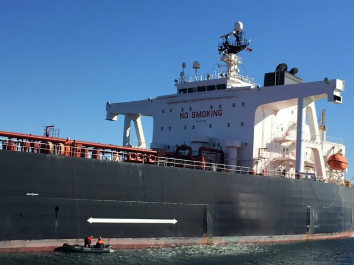 İrana məxsus ilk tanker Avropaya çatıb