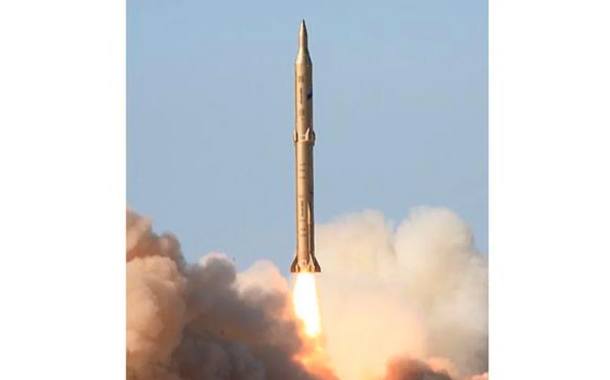 KİV: İran ilk dəfə ortamənzilli “Sacil” raketini buraxıb