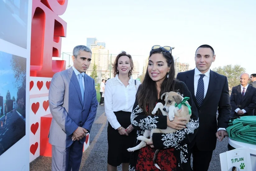 Heydər Əliyev Fondunun vitse-prezidenti Leyla Əliyeva Heyvanların Beynəlxalq Müdafiəsi Gününə həsr olunan tədbirdə iştirak edib - FOTO