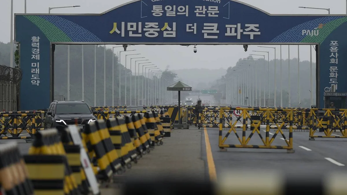 N. Korea installing unidentified structures on disconnected inter-Korean road