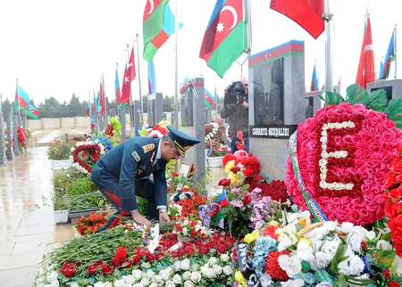 DSX generalları İkinci Şəhidlər xiyabanını ziyarət edib