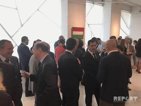 Macarıstan və Azərbaycanın yaraşığı adlı fotosərginin nümayişi olub