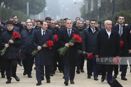 Azərbaycan xalqı şəhidlərini yad edir