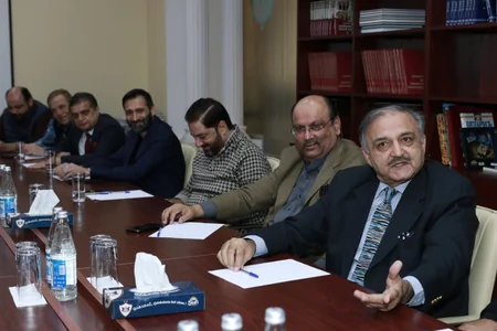 Diaspor Komitəsinin sədri beynəlxalq konfransın iştirakçıları ilə görüşüb