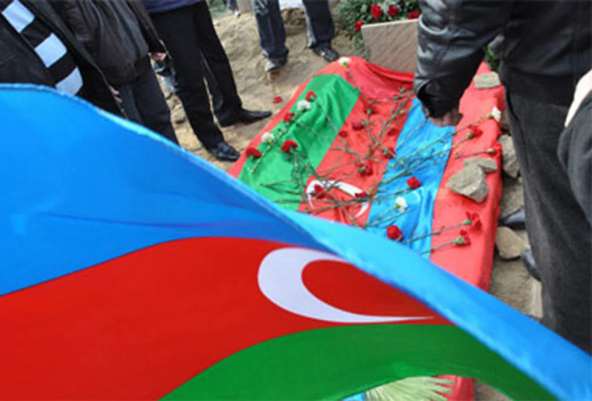 ​Müdafiə naziri şəhidi medalla təltif edib